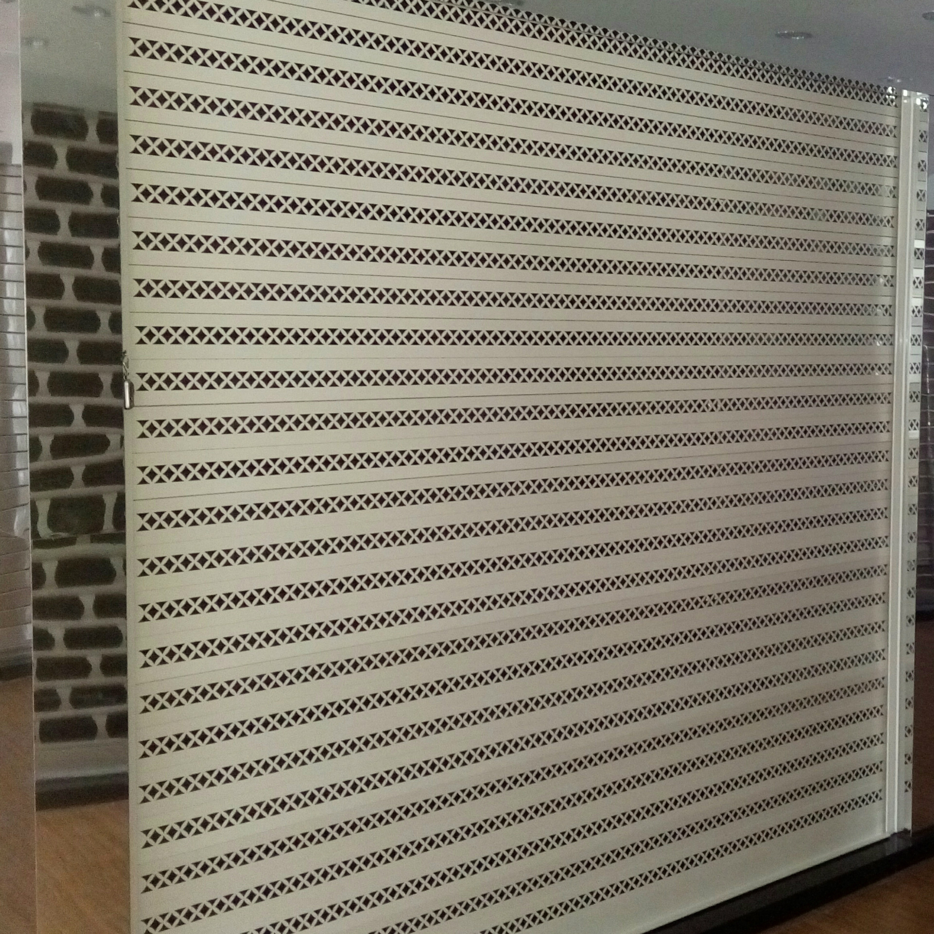 铝合金卷闸门 金钱型冲孔铝合金卷帘门 卷闸门闸身