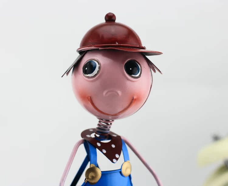 批发新款铁皮摆件骑车情侣娃娃插花桶金属工艺品厂家直销 hk218