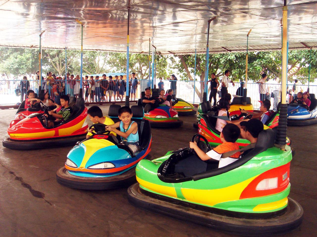 11.17专业供应儿童游乐设备天网地网碰碰车