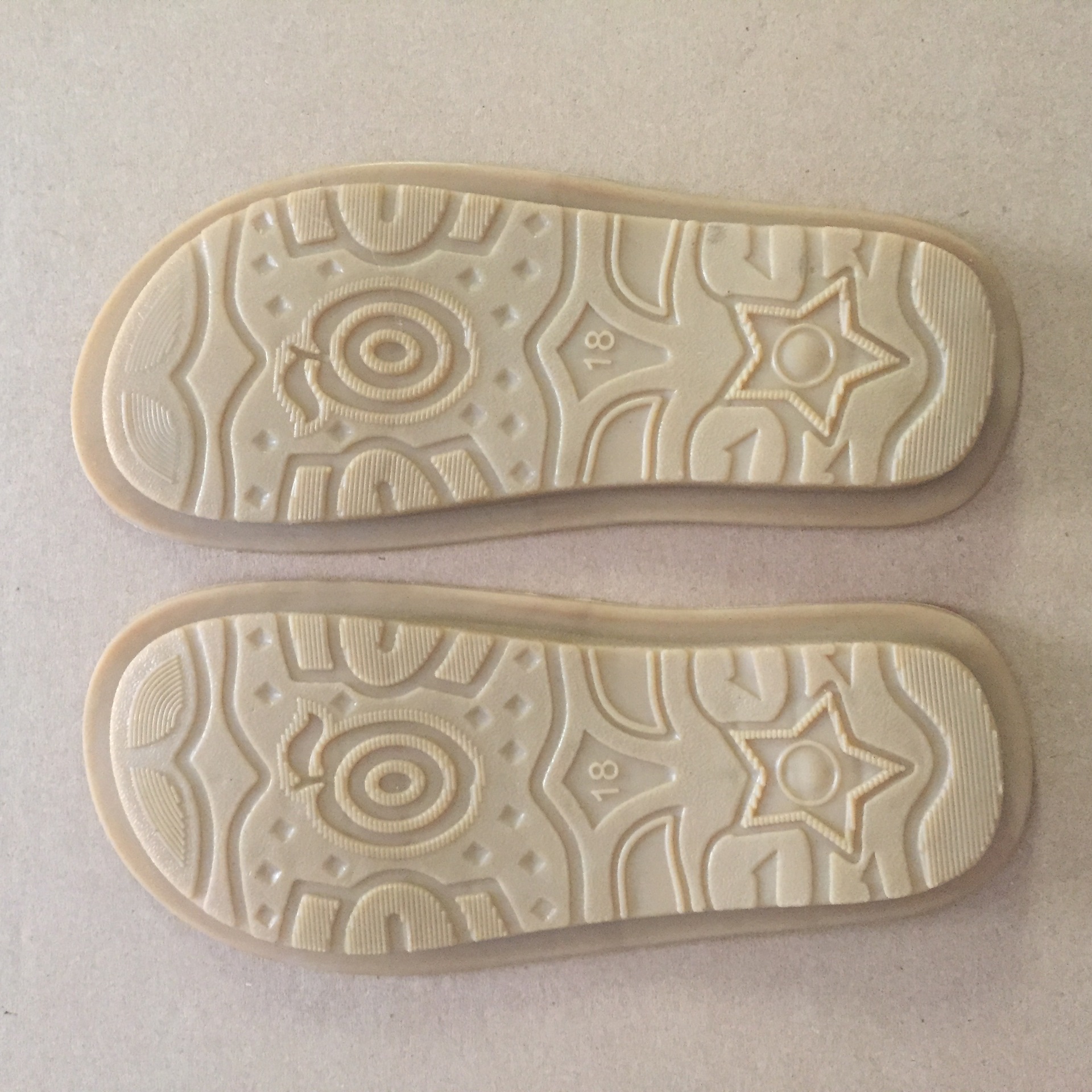 供应平底舒服tpr鞋底 防滑单鞋底生胶色 拖鞋鞋底厂家批发