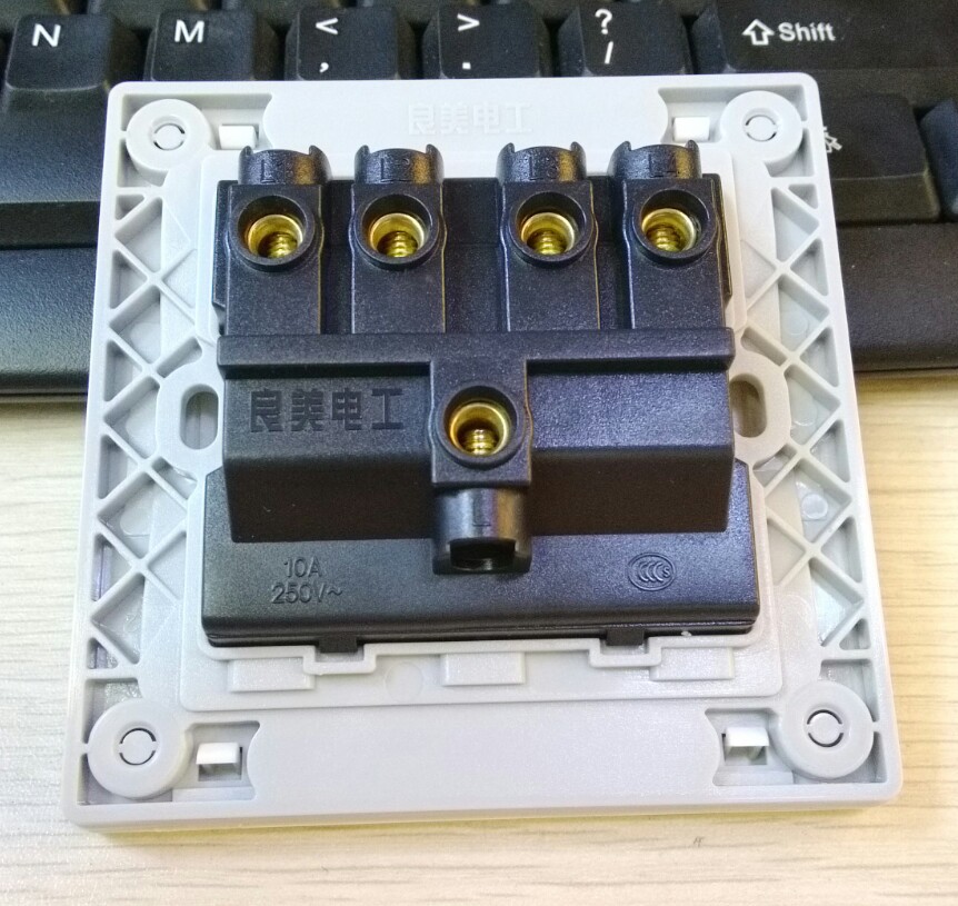 良美电工a6系列四位单控开关带荧光86墙壁开关家装工程开关面板