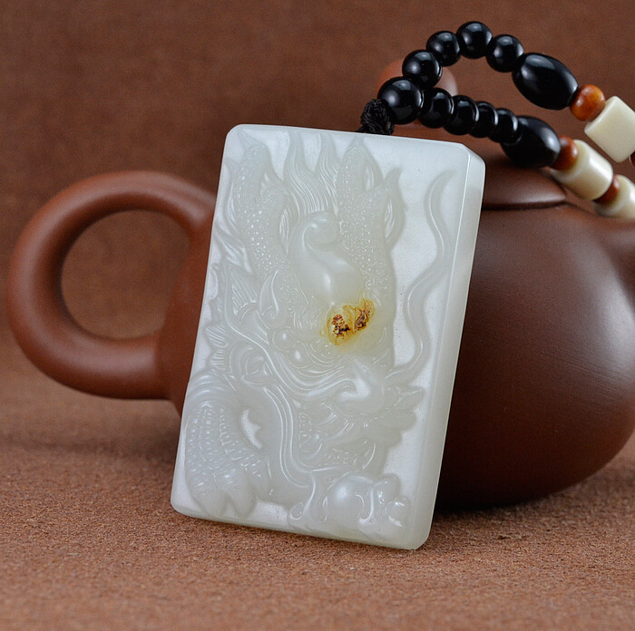 和田玉籽料龙白玉