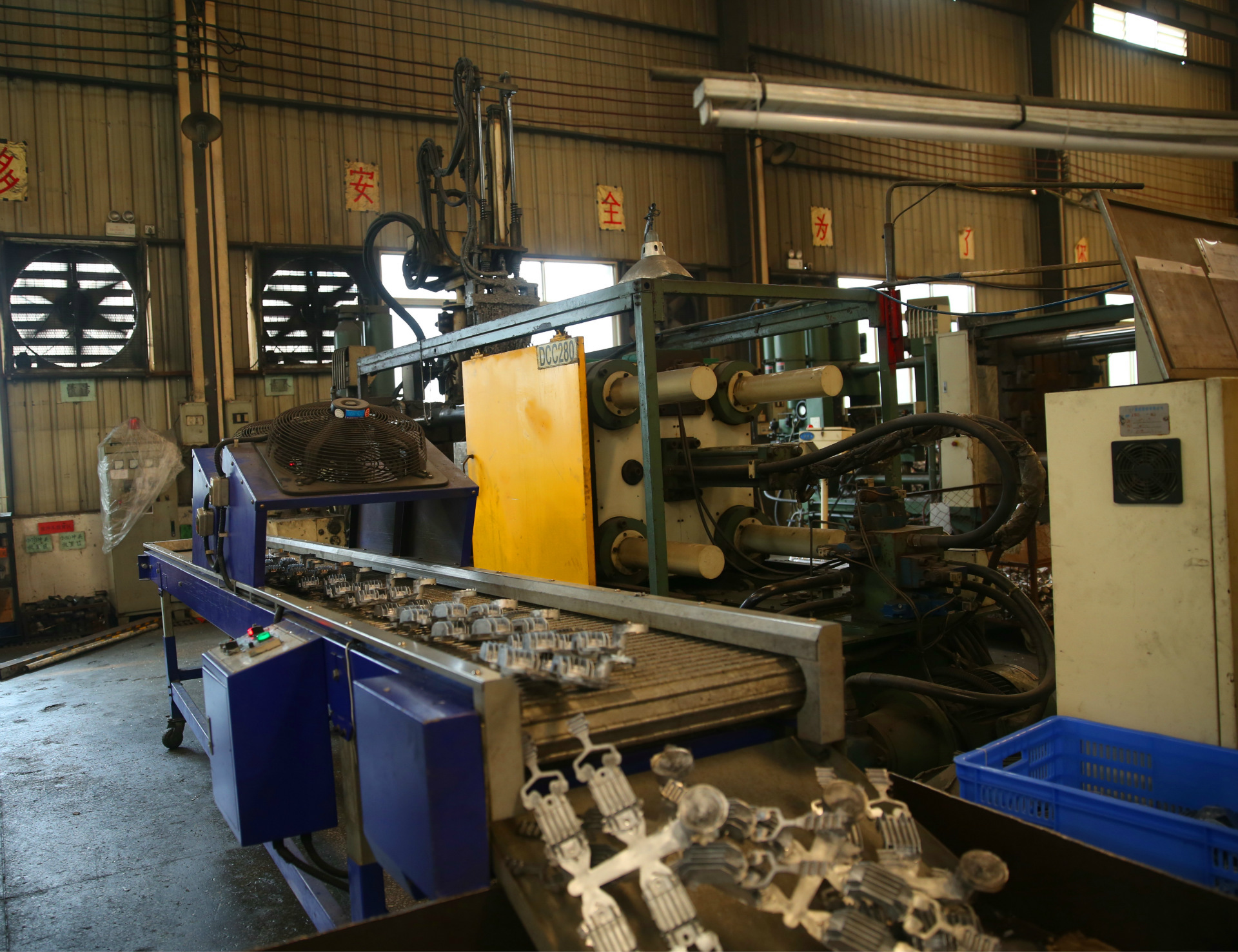 供应各类高品质铝合金压铸件周边摄像监控器材来图来样定做