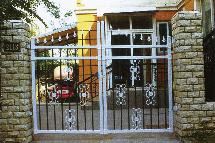 生产供应 梯形别墅防盗锌钢护栏 小区锌钢铁艺大门