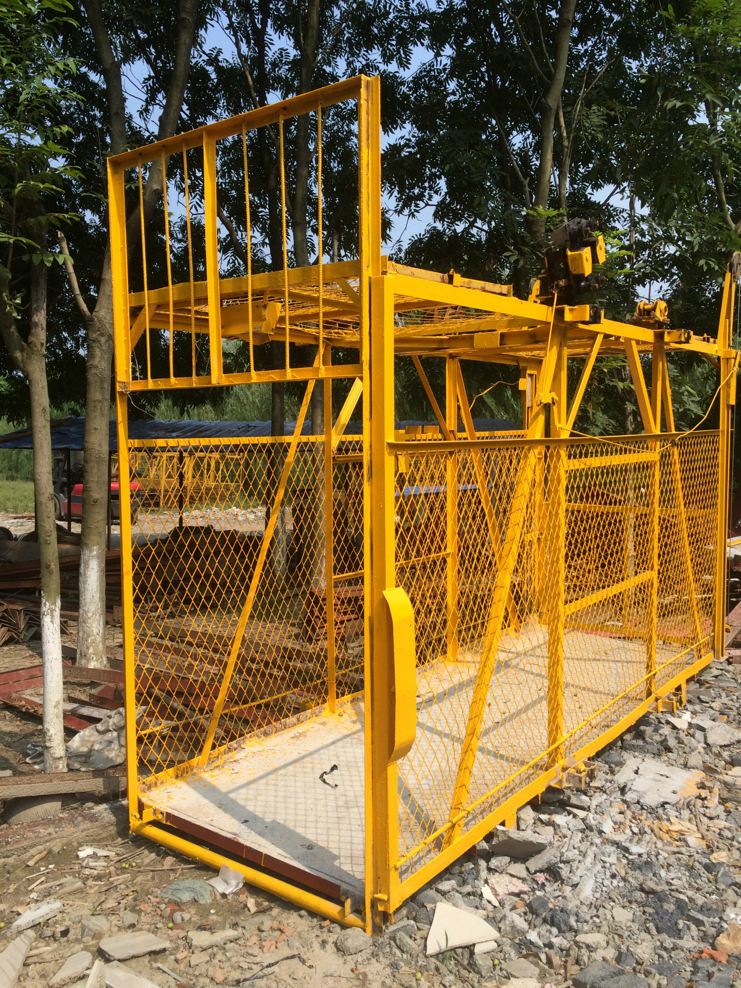 井架物料提升机图片 井架租赁 物料提升机供应