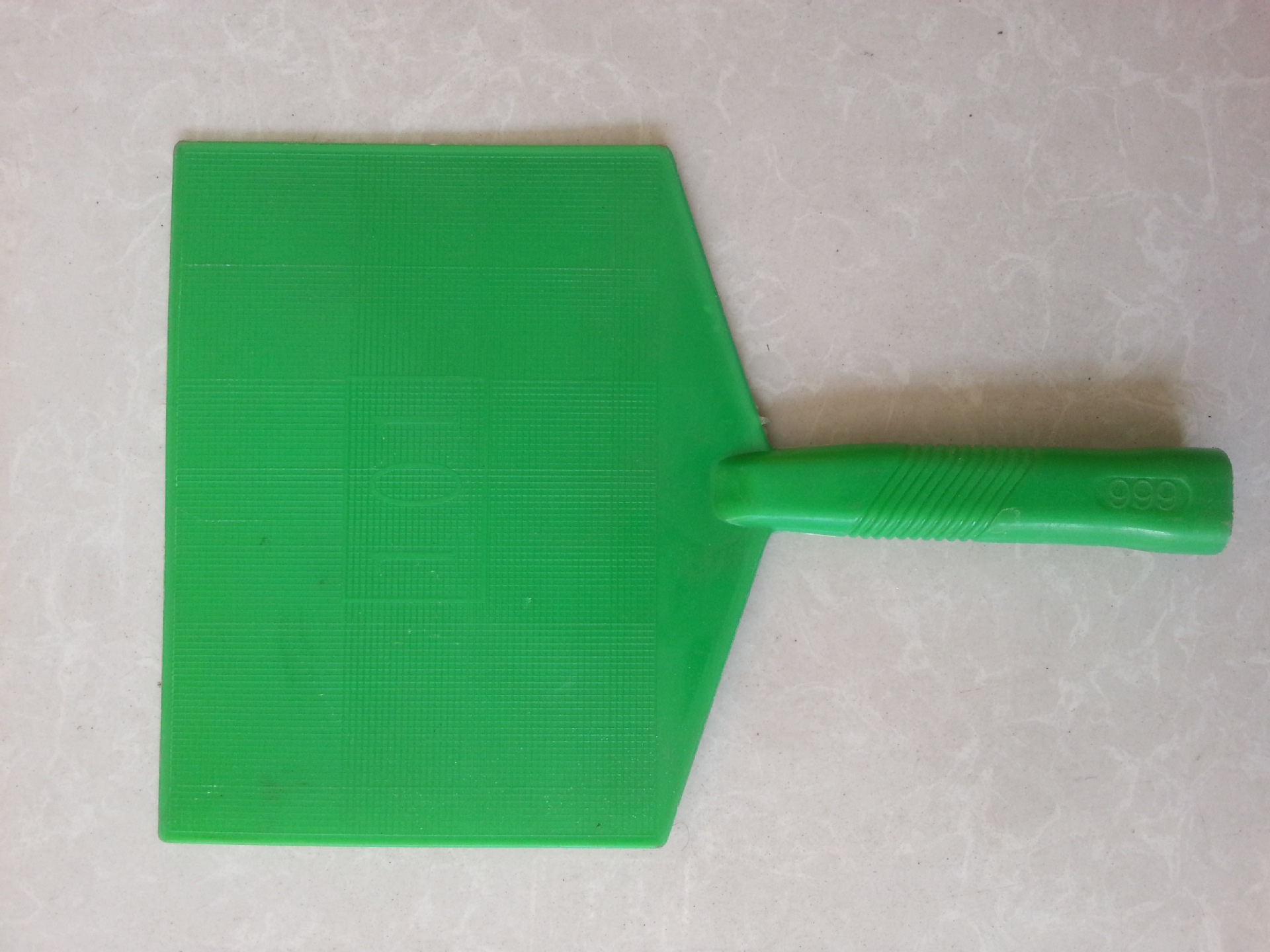 小号塑料托灰板绿色黄色沙抹子厂家直销量大从优塑料钢化托灰板