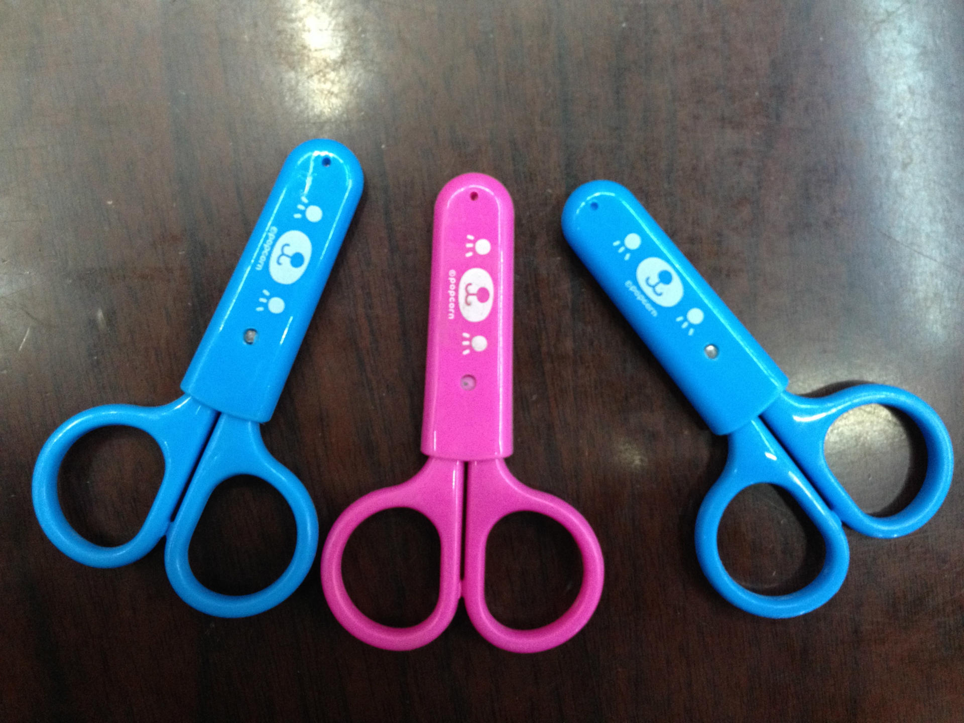 我们家的剪刀真的很锋利!我们家的剪刀真的很锋利!