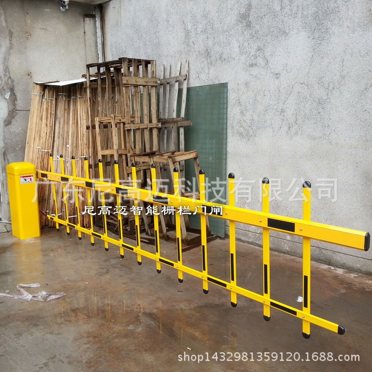 厂家直销车道栏栅闸机 双排栏杆 遥控自动升降 门卫按钮控制开关