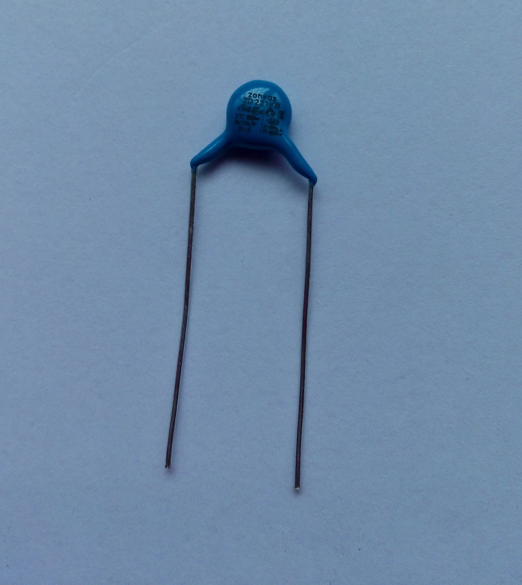 松家 陶瓷瓷片安规y电容(y1电容)221m500vac y5p10*25 蓝色