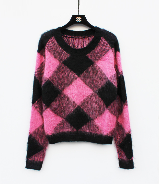 英伦风菱形格纹粉黑拼色格子毛衣套头衫