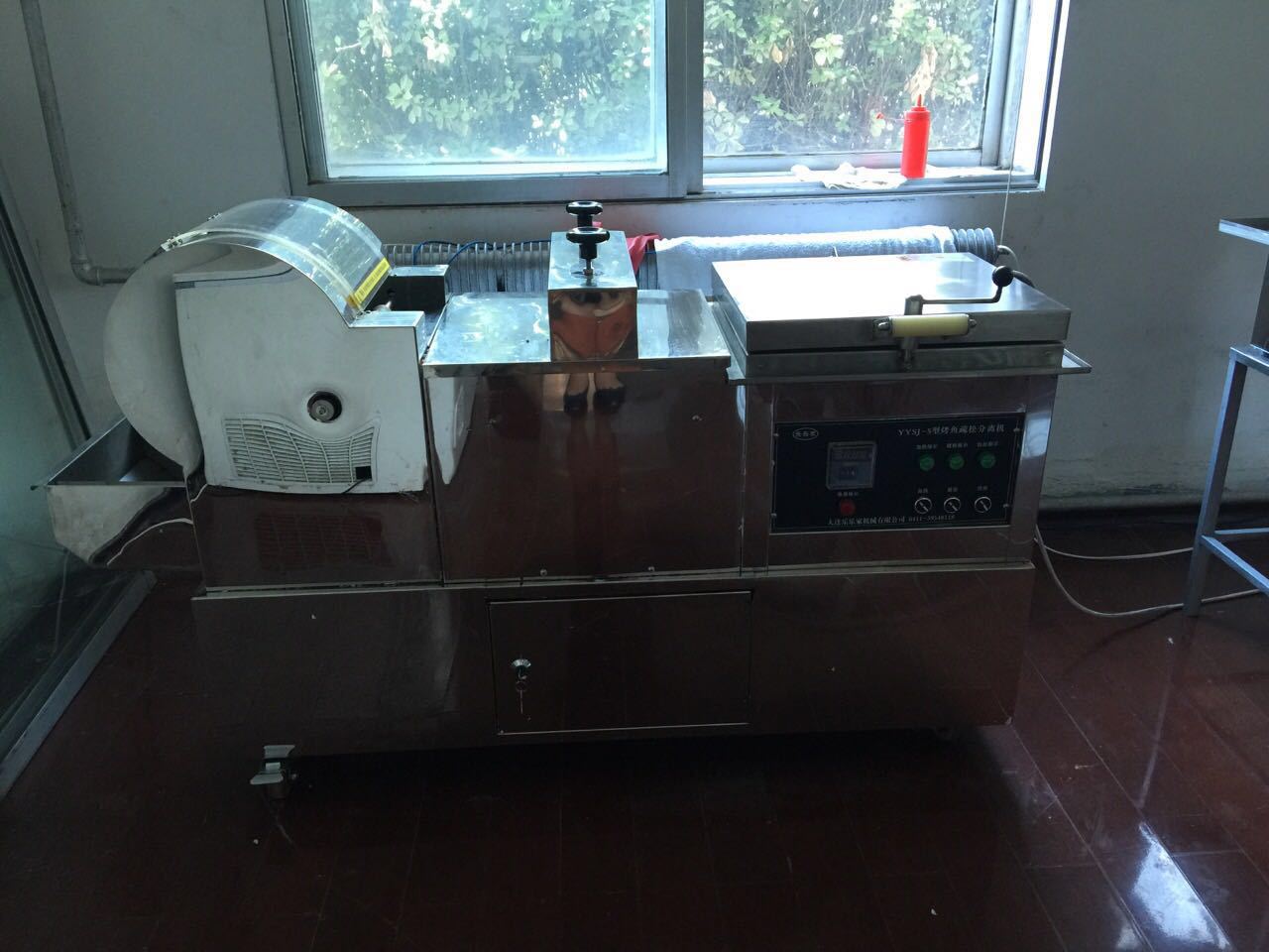 烤鱿鱼机器 烤鱼片机器 超市现烤鱼片机器 烤鱼疏松机 香酥烤鱼机