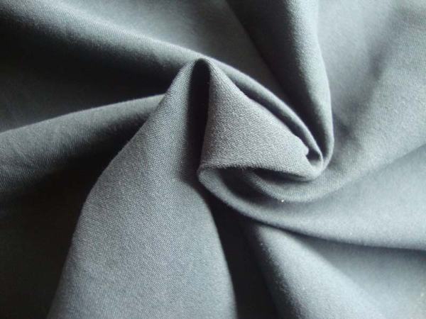 现货供应 斜纹桃皮绒磨毛 速干沙滩裤布-涤纶面料