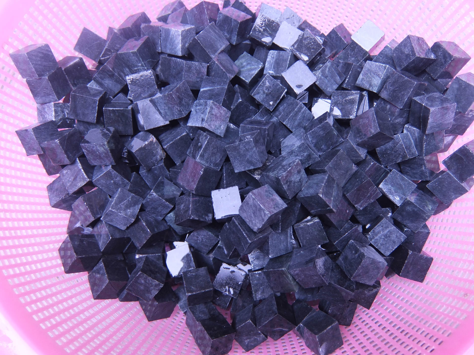 大量批发墨绿玉茶石 改变水质 养生保健墨玉茶石 1-10玉器批发