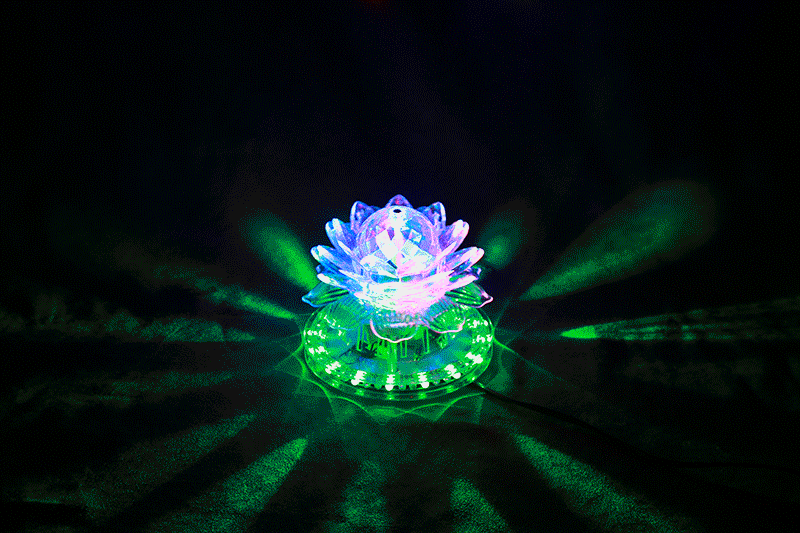 led水晶魔球闪光莲花灯 迷你舞台灯具 七彩旋转 批发