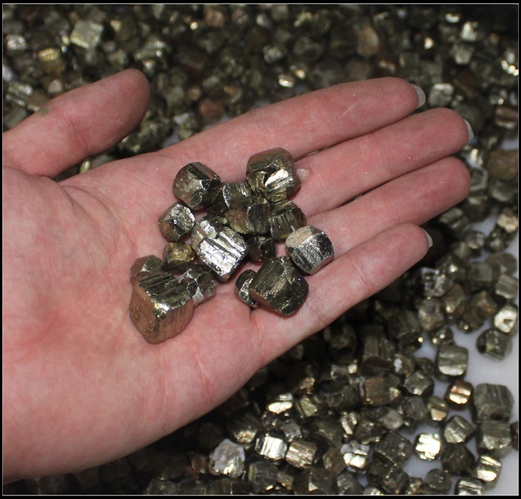 批发天然黄铜矿原石原矿标本石矿石 工艺品 一件代发