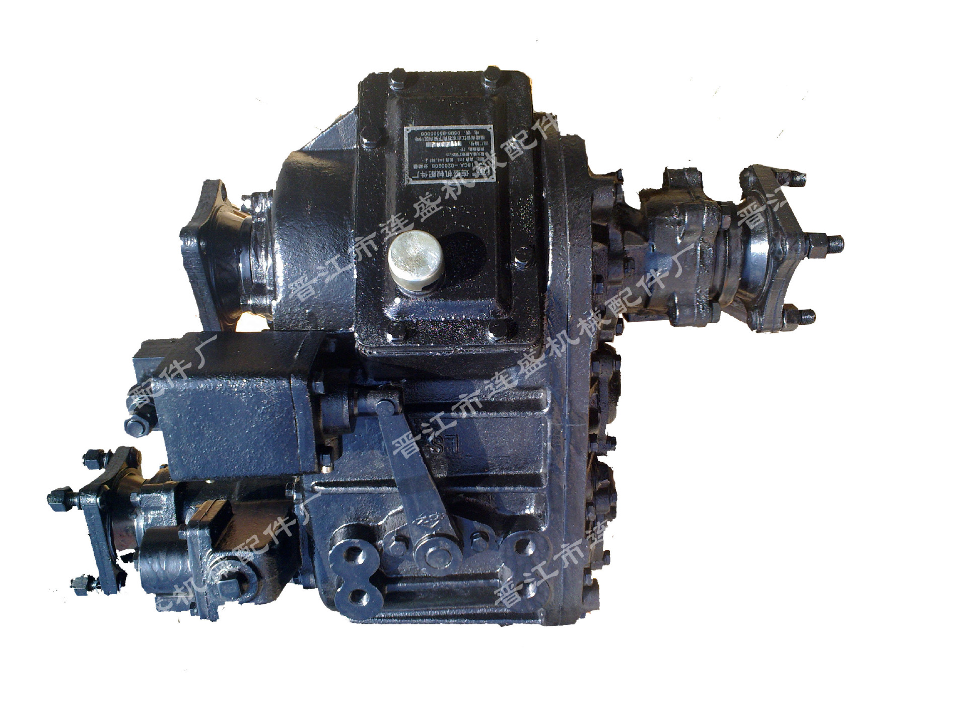 特点是:带有分动箱的汽车,都是动力先由传动轴传递到分动箱,在由