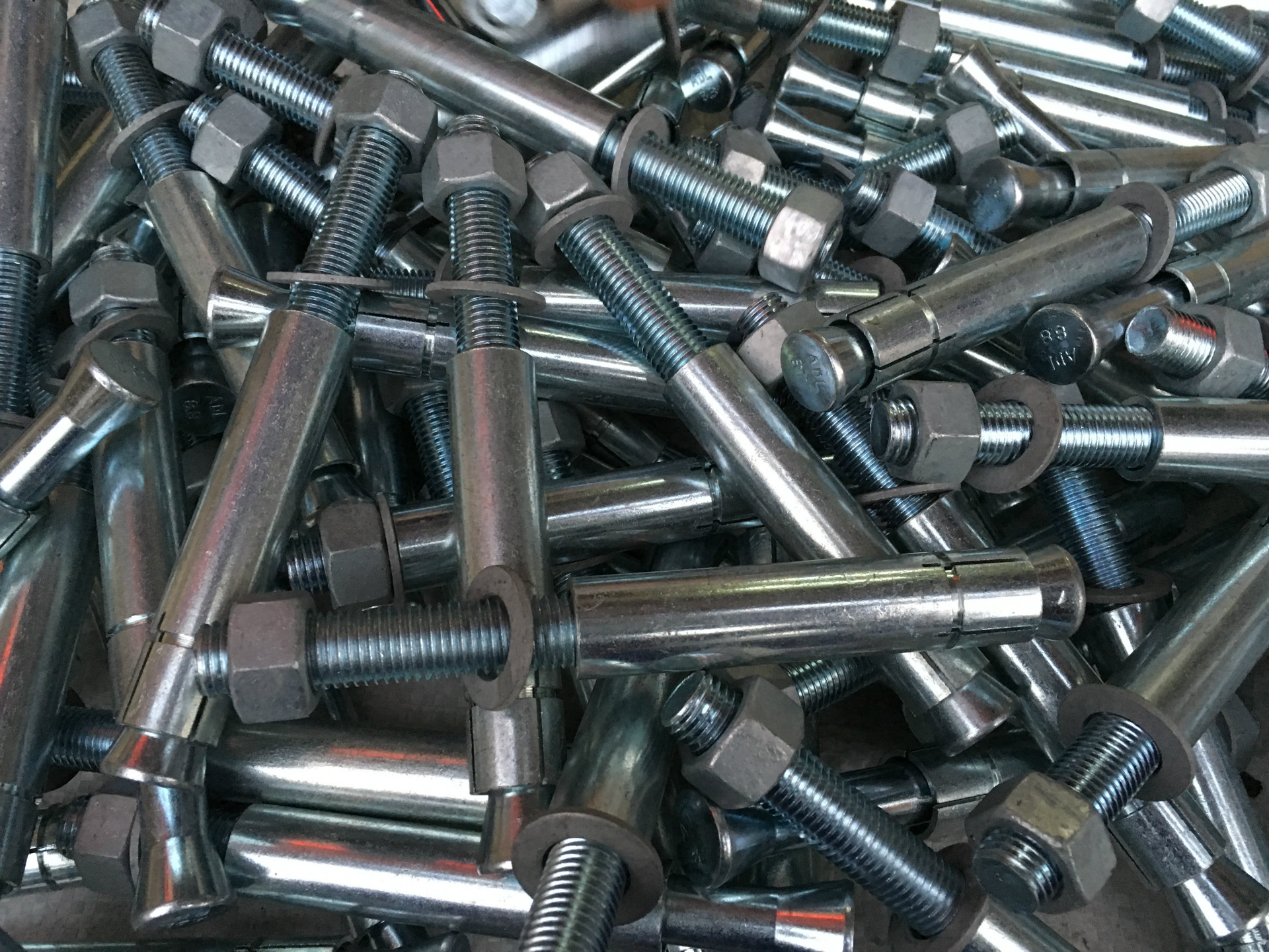 混凝土化学锚栓