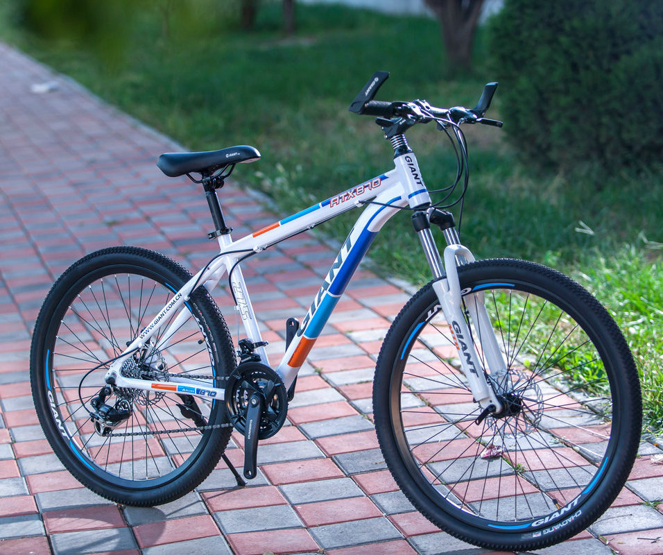 热销推荐 26寸整体高档铝合金单车 男女式24速山地金属变速自行车