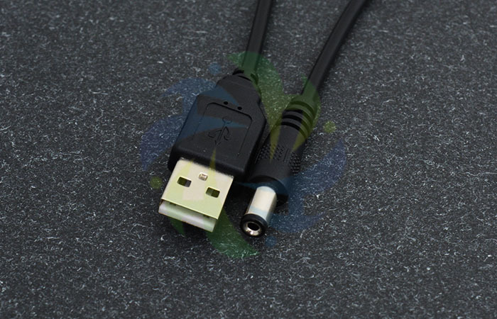 8(m)  产品规格 usb to 5521dc公头 接口类型 usb 加工定制 是 耐温