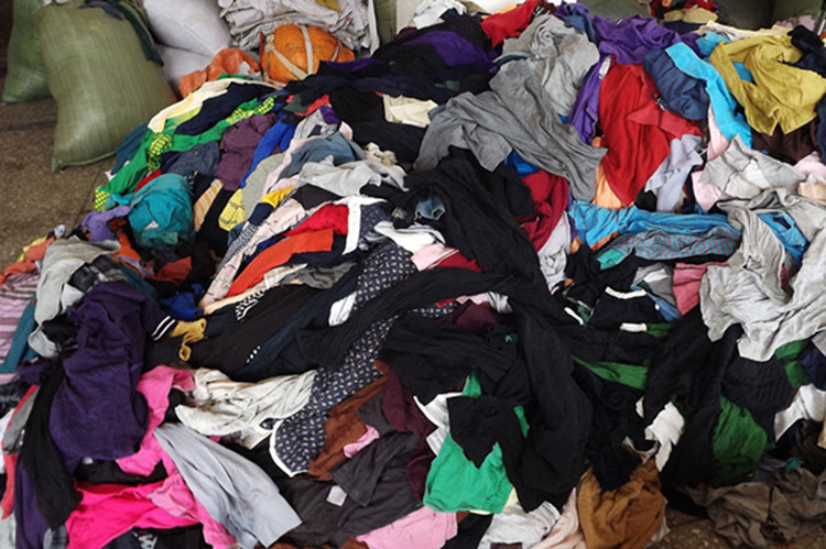 大量批发供应各种杂色黑色碎布 抹油擦机布 纯棉 价格低量大包邮