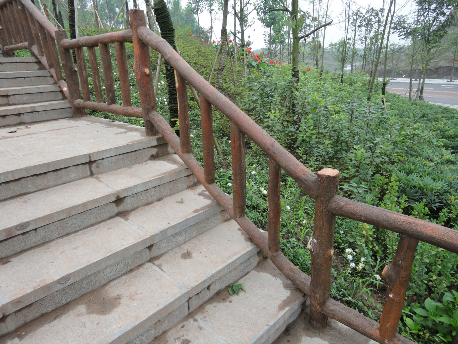 重庆,贵州仿木仿竹仿树护栏杆,重庆品嘉建材行业领导者