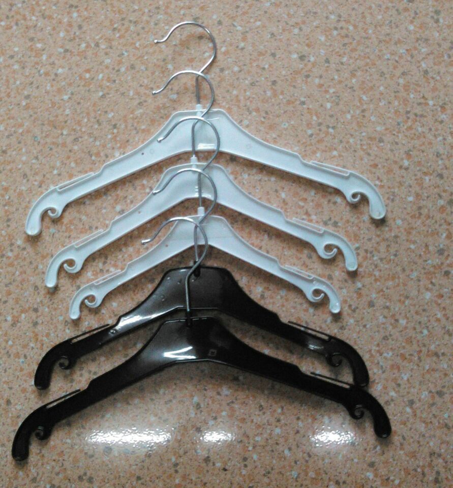 厂家直销泳装衣架.塑料衣架.干湿两用塑料衣架批发