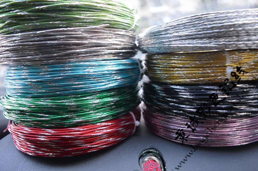 批发2mm*1000g月牙纹彩色雕花线手工diy自行车编织氧化彩色铝线