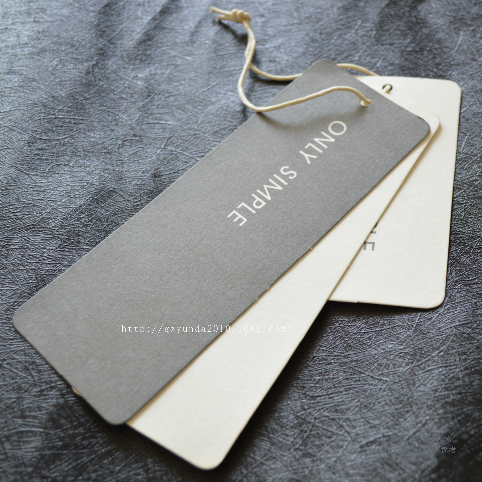 现货直销 中高档纸质吊牌订制 简约男女装服装通用吊牌