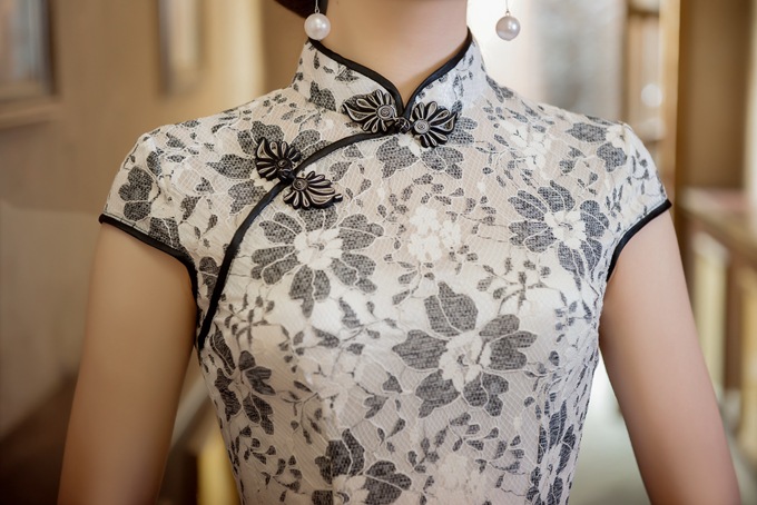 厂家直销2015春季新款黑白复合蕾丝旗袍