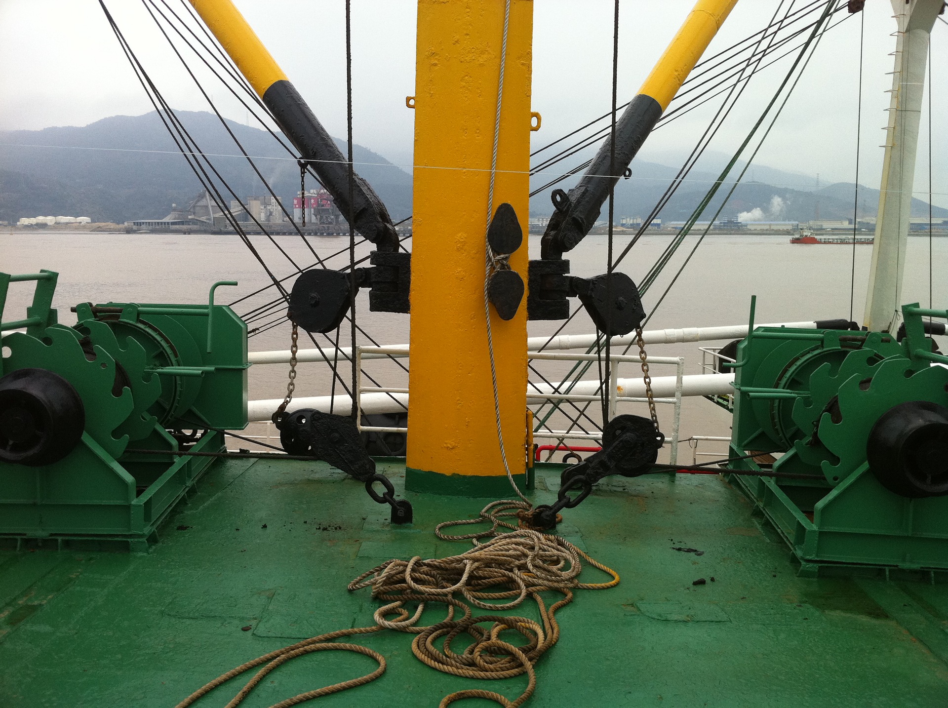 撑杆吊机甲板机械船用机械远洋渔船设备福建盛荣船舶设备制造