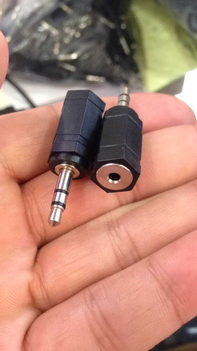 3.5mm公转2.5母(大转小) 3.5转2.5 耳机转接头 3.5双声道转2.5孔