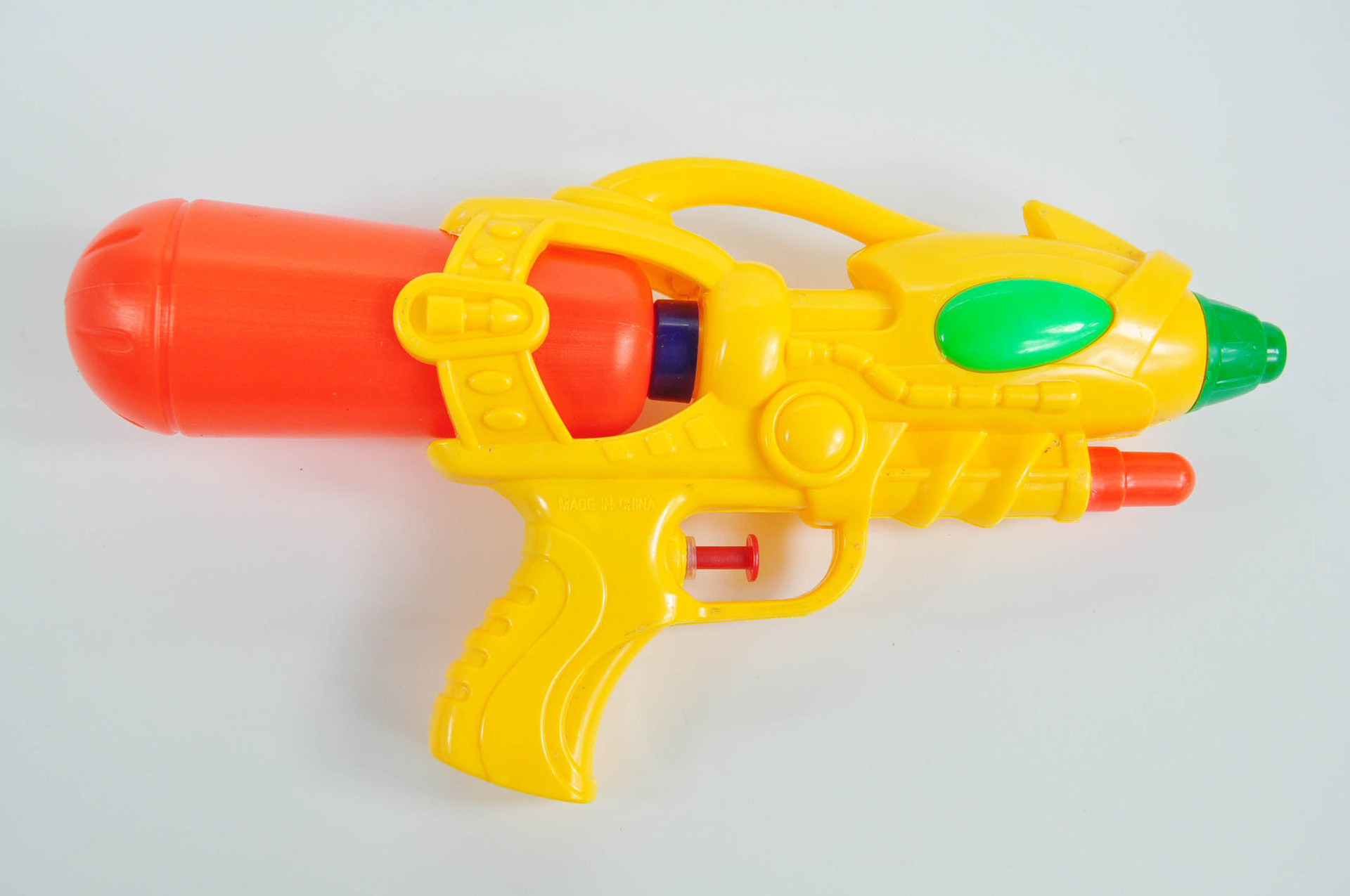 贝哆-儿童益智玩具 27cm水枪单口三色款 地摊热卖 沙滩玩具批发