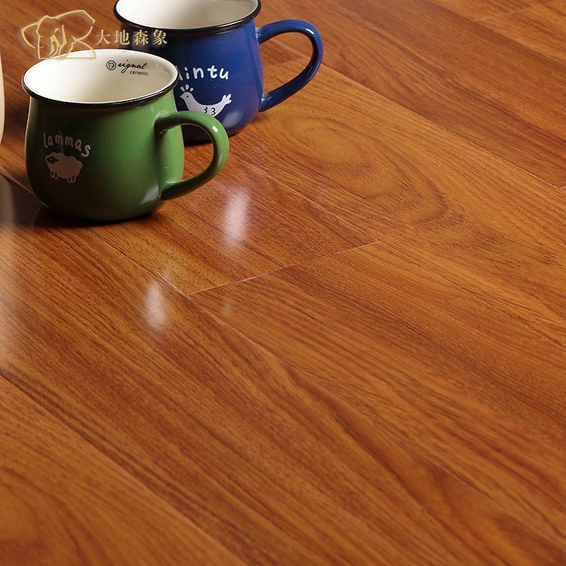 大地森象强化地板 家装环保防水耐磨强化复合木地板12mm 厂家直销