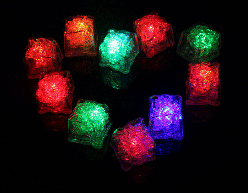 新奇特七彩led发光感应冰块led入水既亮婚庆酒吧ktv闪光用品批发