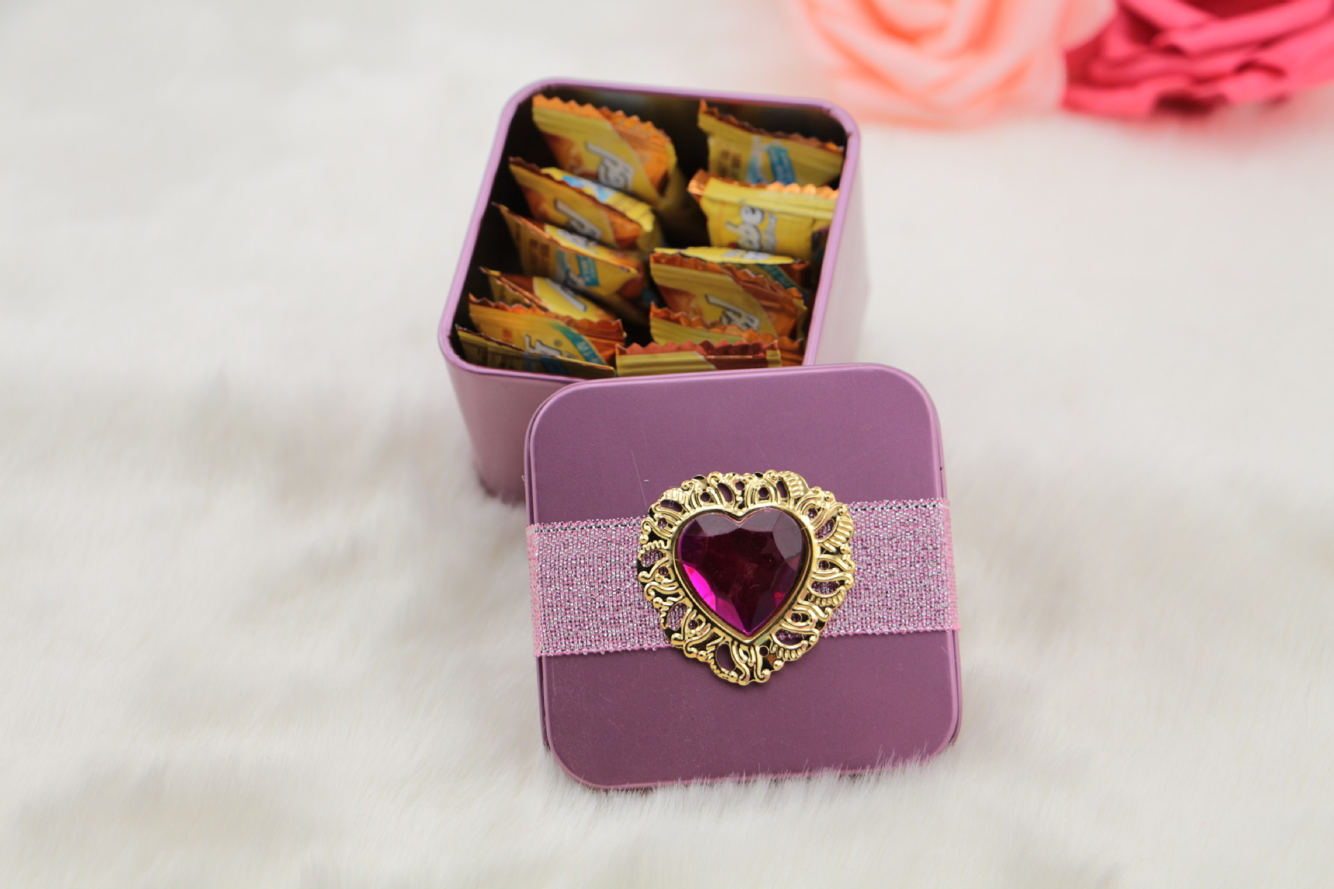 个性创意糖盒小正方形喜糖盒马口铁盒婚礼糖果盒子满月礼品盒批.