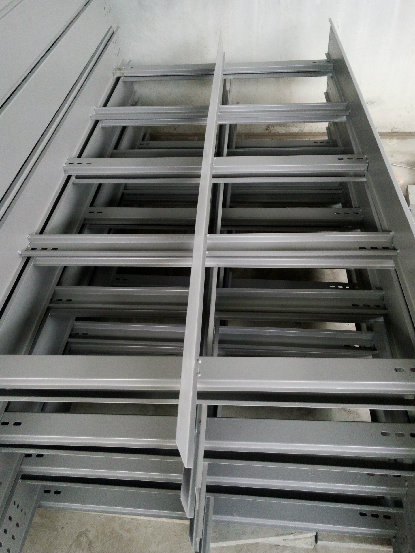 梯式电缆桥架防火带隔板双槽强弱电桥架800*200*1.