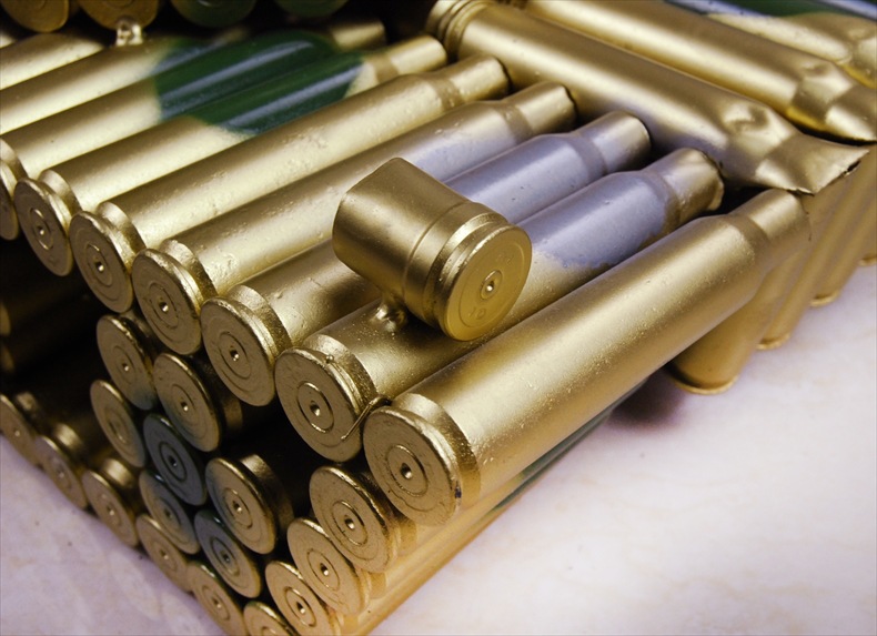 厂家直销 子弹壳 炮弹壳工艺品纪念品12.7转盘大坦克(迷彩)