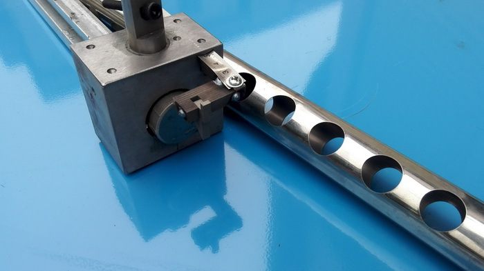 设备 锻压机床 冲床 德川机械管材冲弧口设备 服务第一  圆管冲孔模具