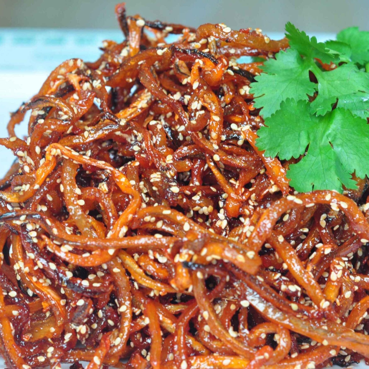 广西蜜汁美味芝麻香辣鳗鱼丝北海龙润麻辣鱼丝12斤整箱批发