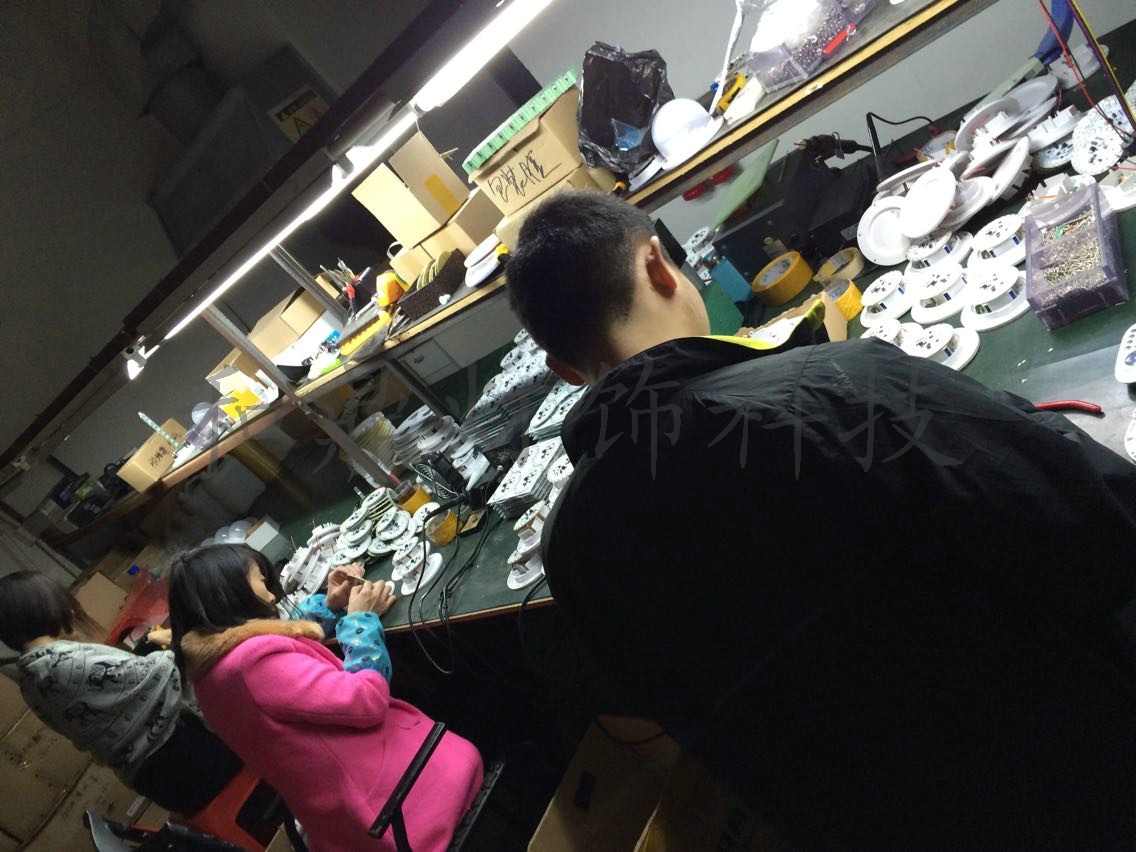 厂家直销led发光家具 led七彩灯饰吧