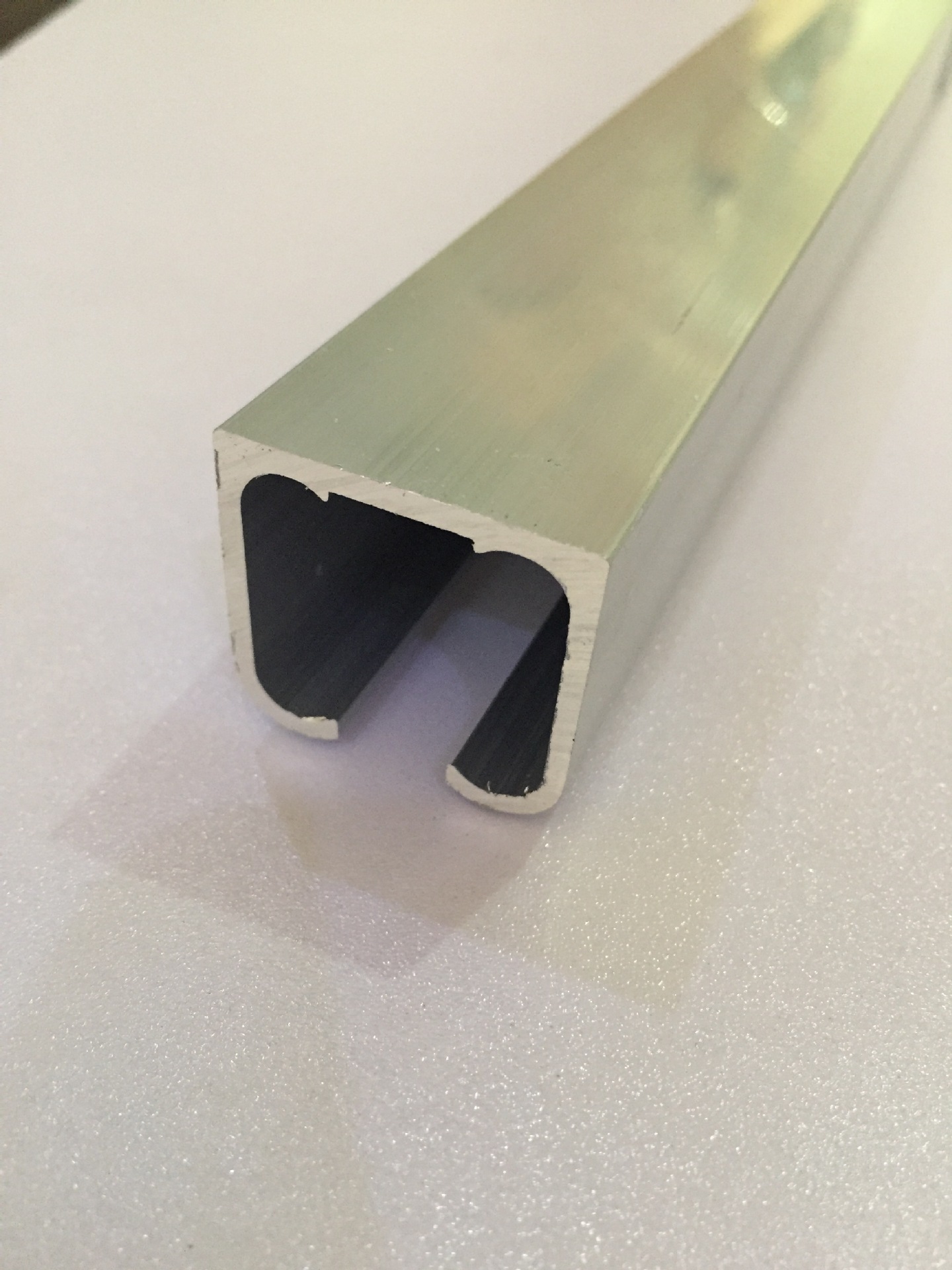 加厚铝合金滑道 铝合金吊门道轨2.0厚 厂家直销 量大从优