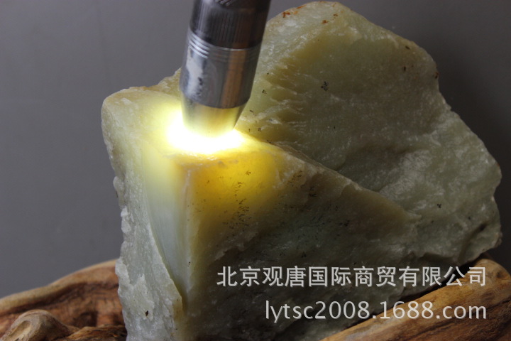 1.09公斤糖白镯子料