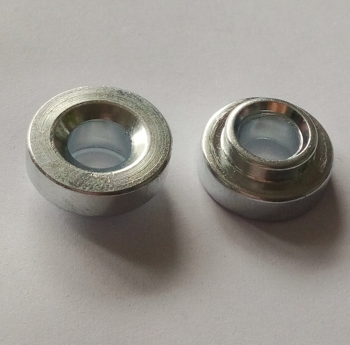 镀白锌螺母 平头圆孔螺母