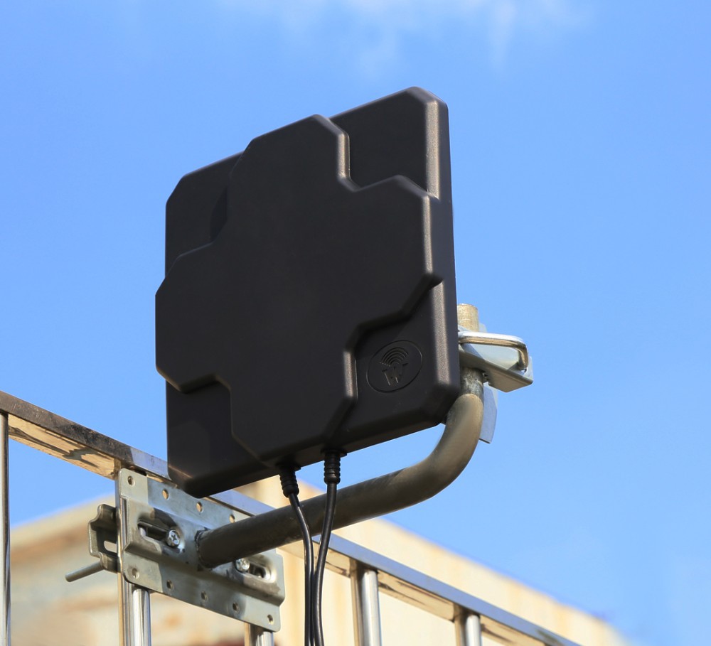 新款18dbi 4g lte平板室外定向无线路由器天线 两色 n母头