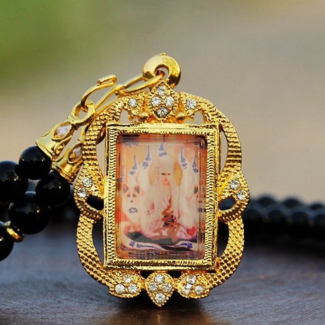 泰国佛牌正品批发代购阿赞明九尾狐仙牌招财招桃花姻缘夫妻和合