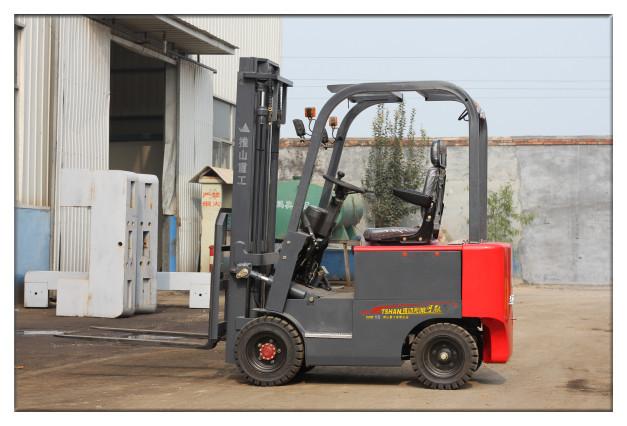 山东推山重工 1.5吨电动平衡重式叉车 火爆热销中