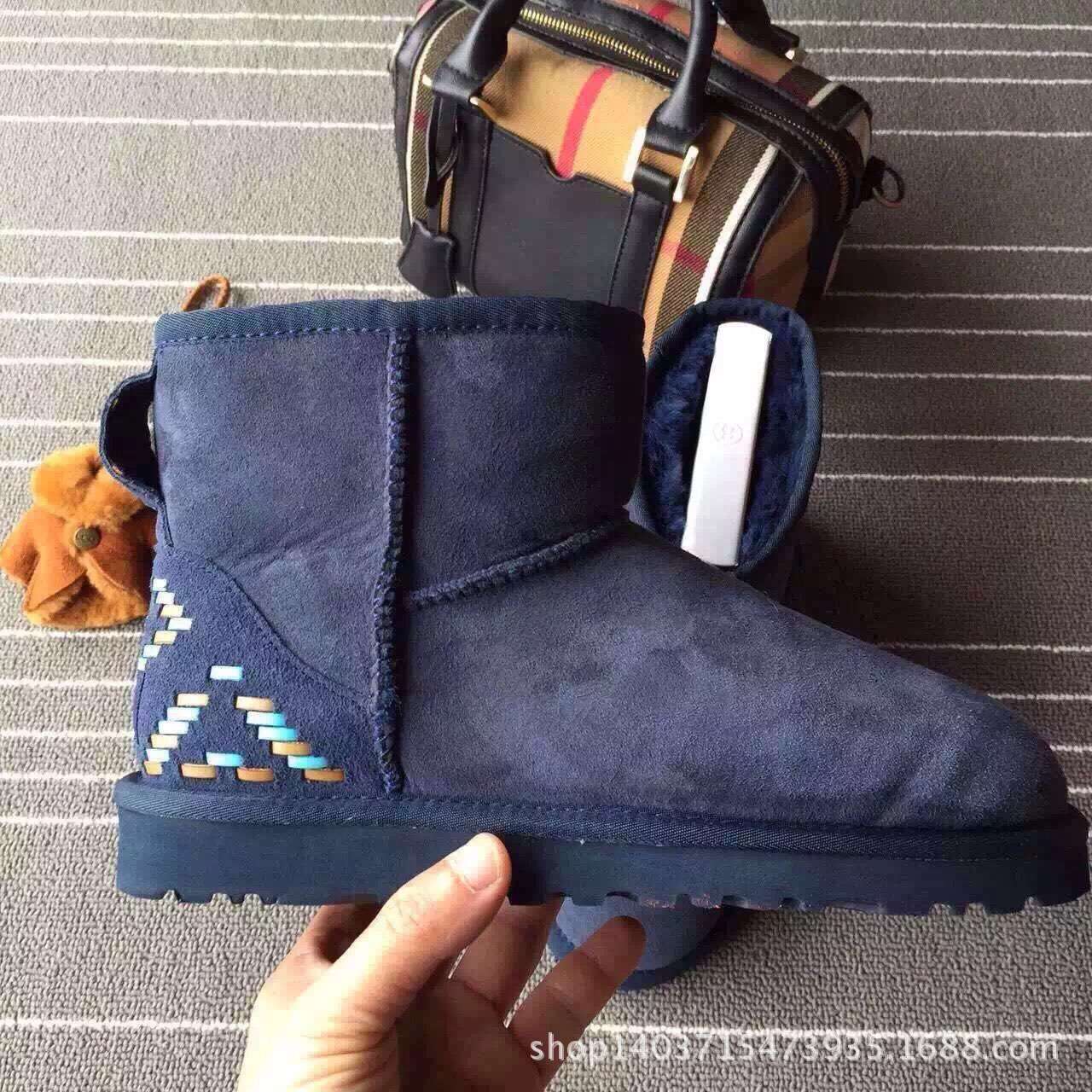 5854低筒刺绣雪地靴羊皮毛一体一件代发淘宝专供牛筋底发泡底