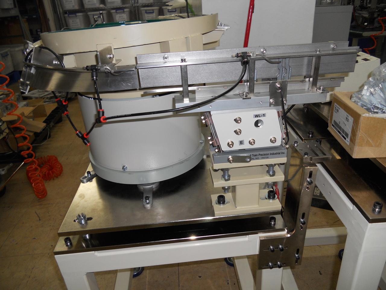 进口100直线振动器直线送料机直线器直振器