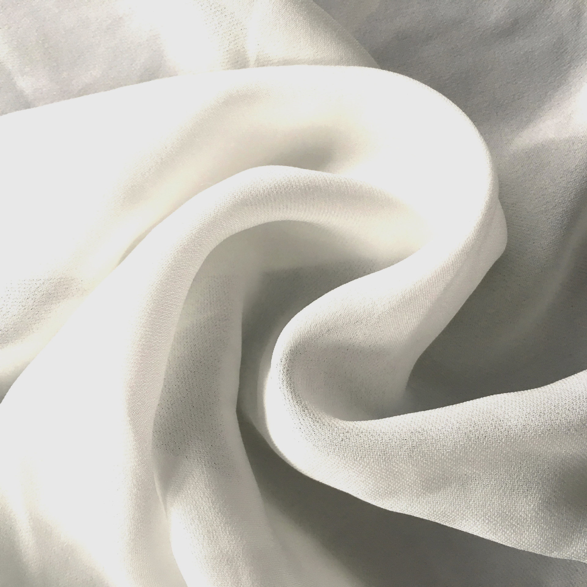 100真丝面料16mm114cm真丝双乔绉12776双乔绉本白