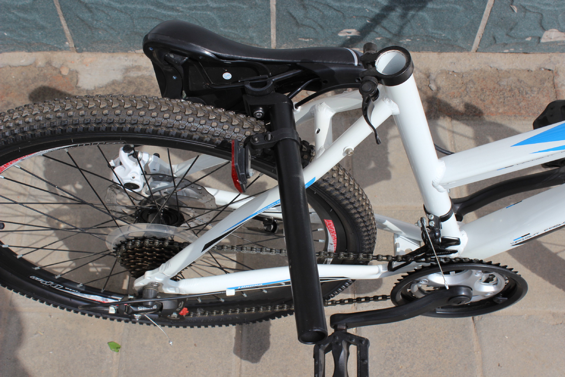 酷爱斜梁禧玛诺套件学生白领运动通勤山地车特别提醒,自行车很好装的